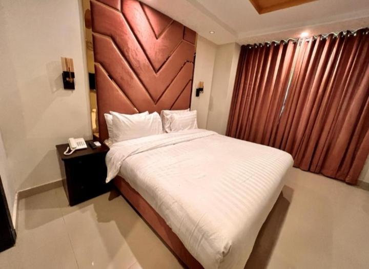 Shelton Suites Bhurban Exteriör bild