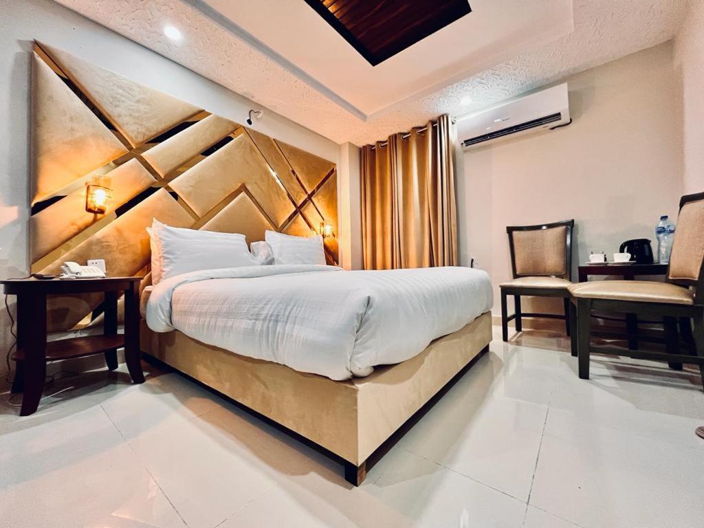 Shelton Suites Bhurban Exteriör bild