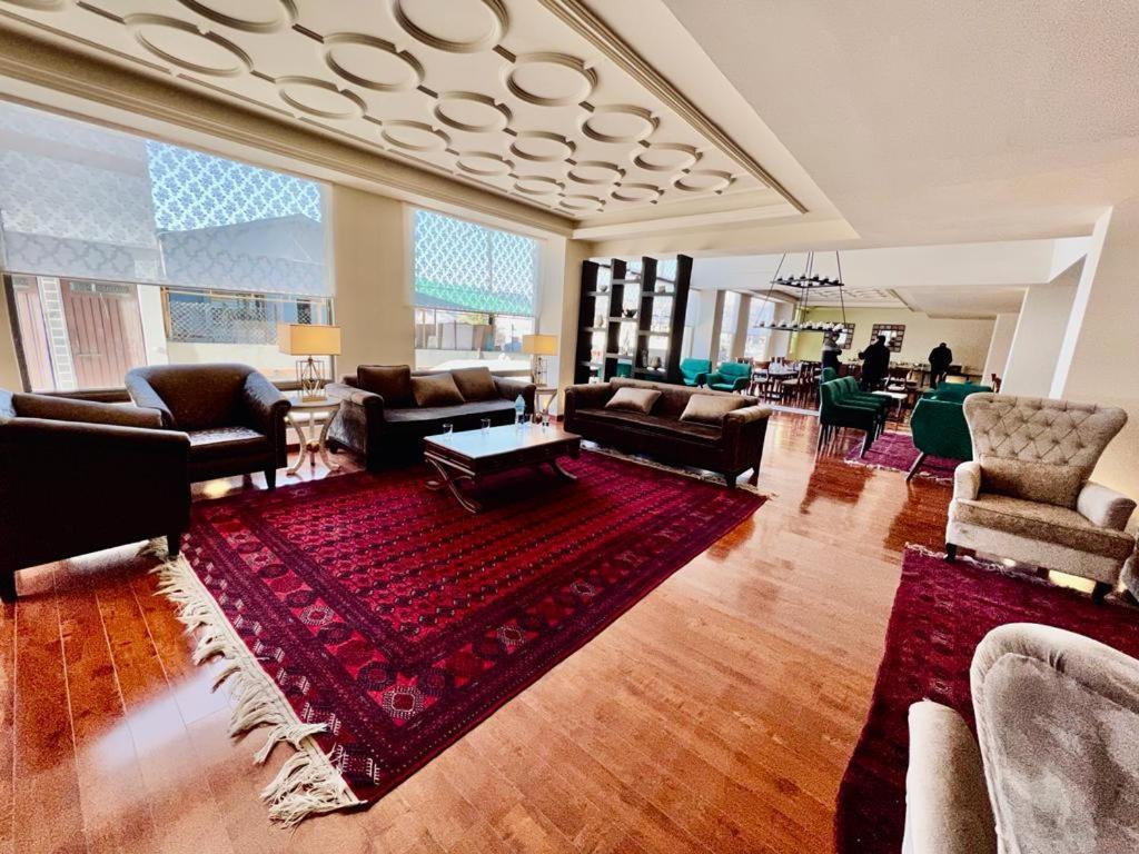 Shelton Suites Bhurban Exteriör bild